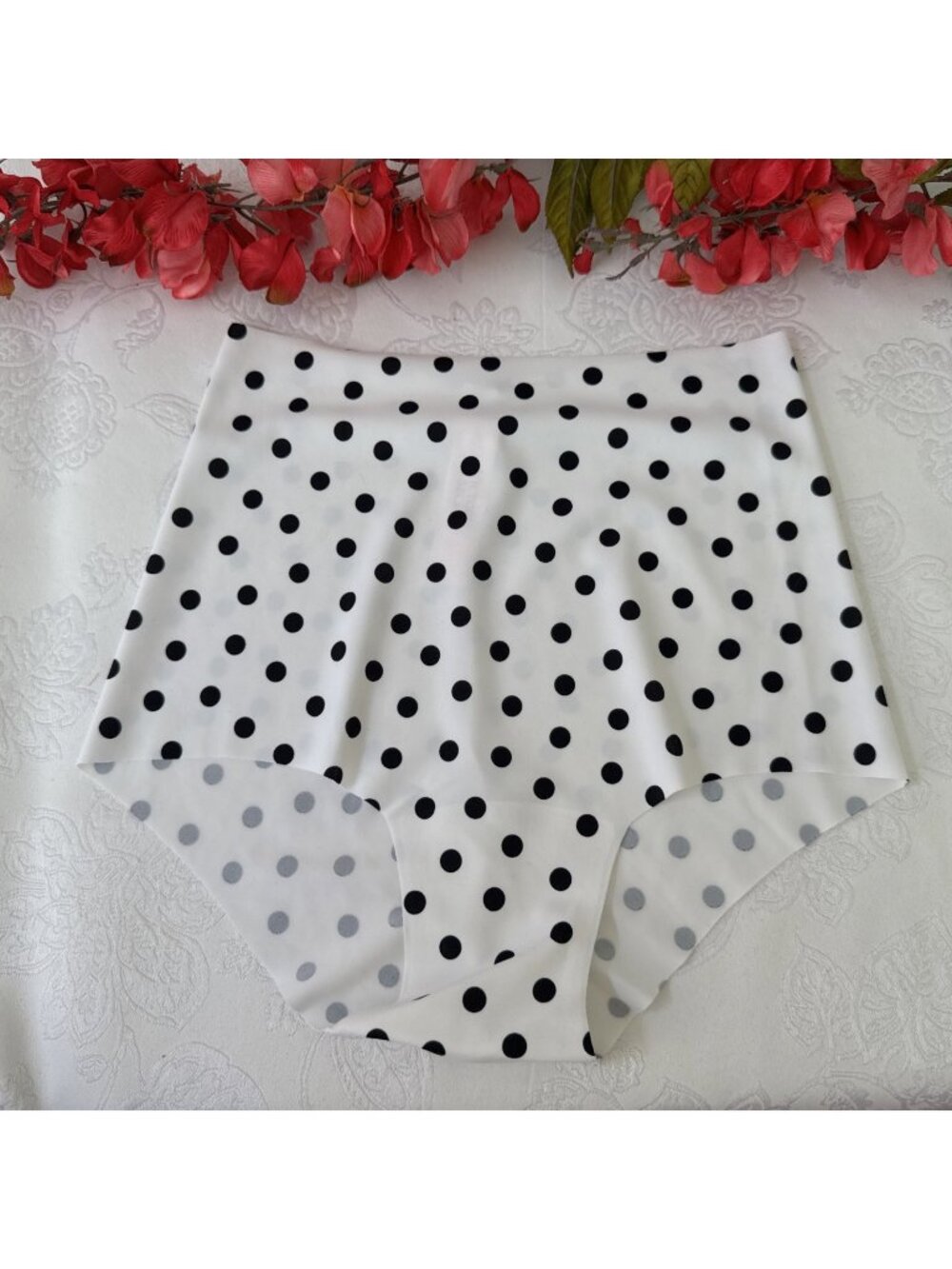 VICTORIA'S SECRET XS POLKA DOT WHITE BLK SEAMLESS BRIEF SLIP HI RISE PANTIES NWT